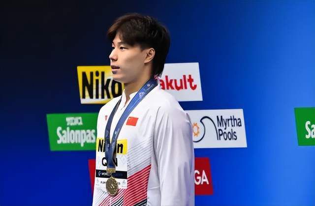 以纪录片为媒 向世界呈现一个真实立体全面的中国 2019-04-09 4月3日至4日，由国务院新闻办公室主办的2019·中国（国际）纪录片论坛在北京举行，来自全球15个国家的知名纪录片专家学者、导演、制作机构代表和媒体负责人等，共120余位代表出席。