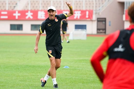 詹姆斯·霍纳坠机身亡 曾为